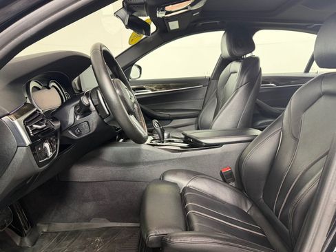 Used 2019 BMW 530i w/ M Sport Package RWD image 12