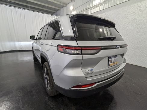 Used 2023 Jeep Grand Cherokee 4WD 4xe image 8