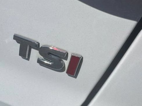 Used 2017 Volkswagen Passat 1.8T SEL Premium FWD image 6