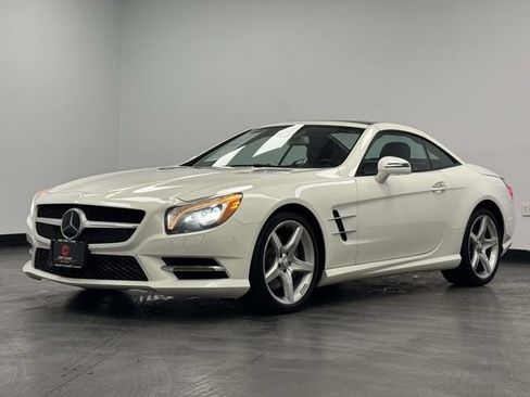 Used 2016 Mercedes-Benz SL 550 w/ Driver Assistance Package image 2