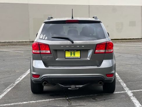 Used 2012 Dodge Journey SXT w/ Flexible Seating Group image 4