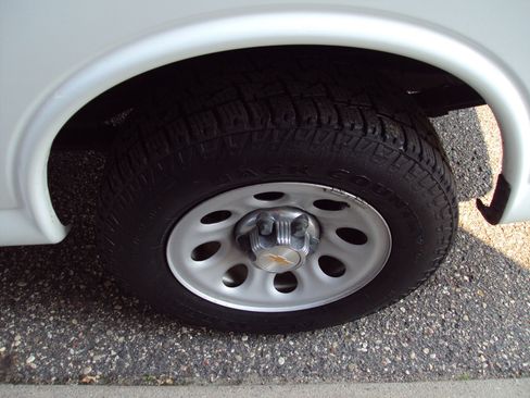 Used 2013 Chevrolet Express 1500 LT w/ LT Preferred Equipment Group image 28