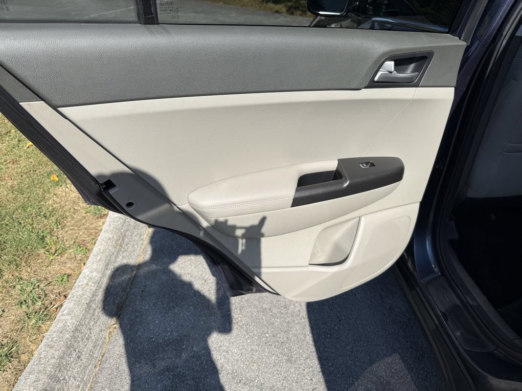 Used 2017 Kia Sportage LX FWD image 29
