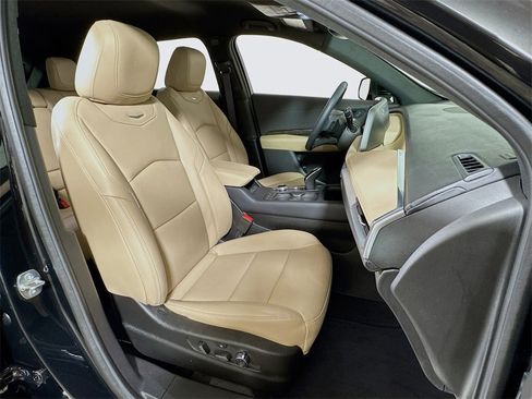 Certified 2025 Cadillac XT4 Premium Luxury image 26