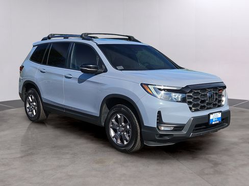 Used 2024 Honda Passport TrailSport image 32