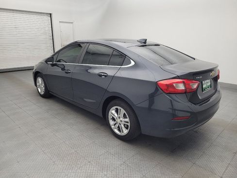 Used 2018 Chevrolet Cruze LT w/ Convenience Package FWD image 3