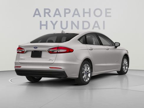 Used 2020 Ford Fusion SE FWD image 2