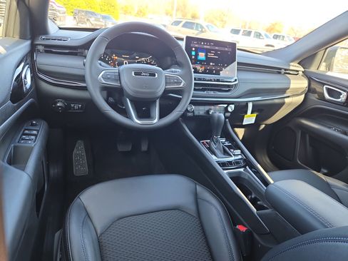 New 2026 Jeep Compass Latitude image 6