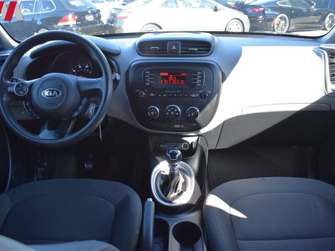 Used 2014 Kia Soul FWD image 12