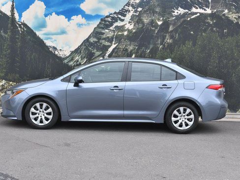 Used 2025 Toyota Corolla LE FWD image 7