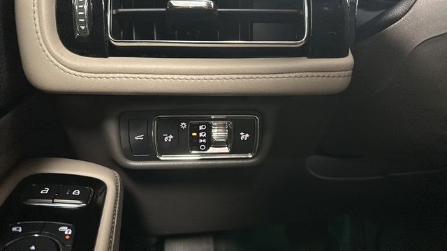 Used 2023 Lincoln Aviator Reserve w/ Equipment Group 201A AWD/4WD image 34