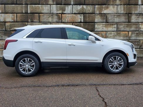 Certified 2023 Cadillac XT5 Premium Luxury w/ LPO, Floor Liner Package AWD/4WD image 7