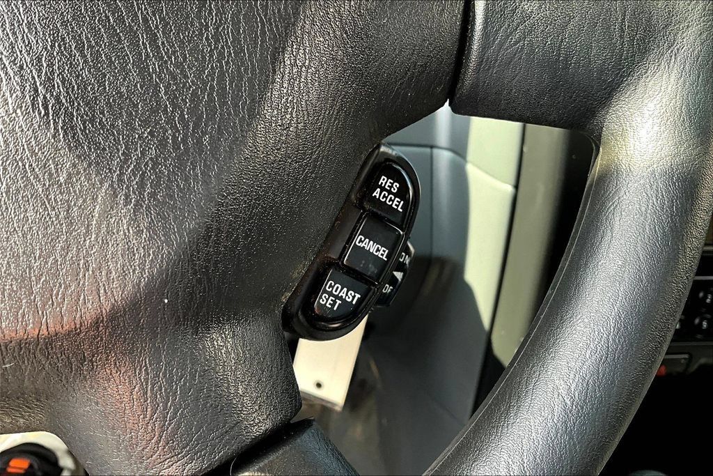 Used 2002 Nissan Xterra 4WD S/C image 10