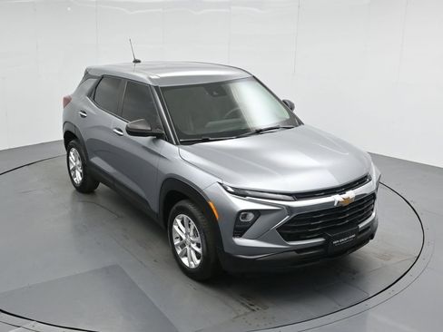Used 2024 Chevrolet TrailBlazer LS image 38