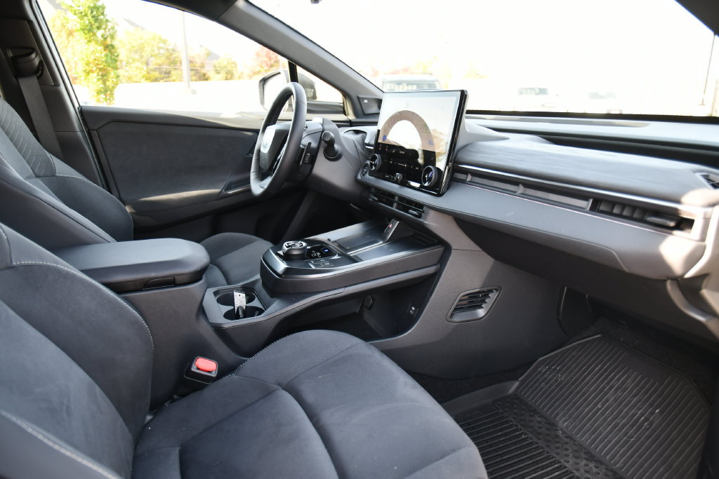 Used 2026 Toyota C-HR AWD/4WD image 34