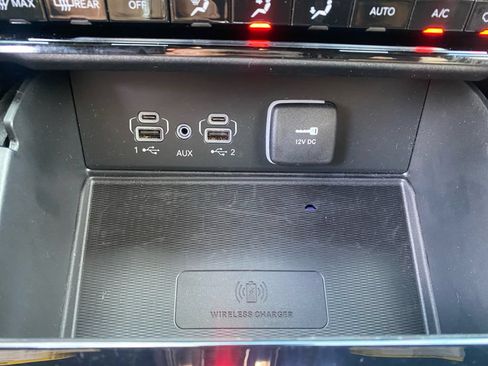 Used 2025 Jeep Grand Cherokee Laredo X w/ Luxury Tech Group I RWD image 26