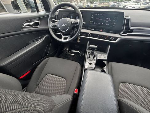 Used 2025 Kia Sportage LX FWD image 33