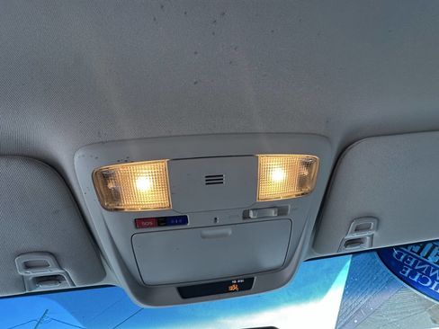 Used 2016 Subaru Outback 2.5i Premium image 7