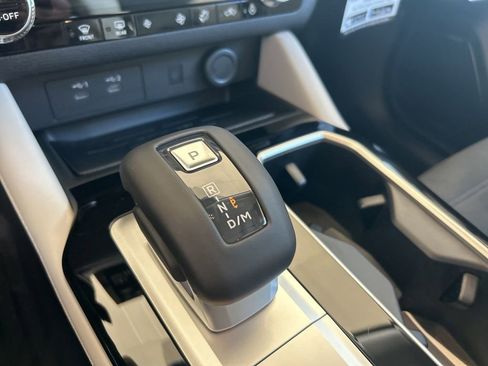 New 2026 Mitsubishi Outlander SE image 8