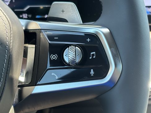 Certified 2023 BMW 760i xDrive AWD/4WD image 20