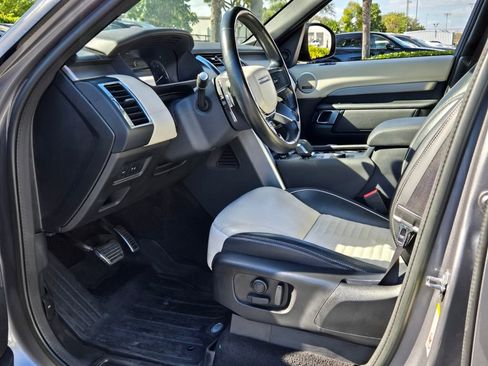 Used 2023 Land Rover Discovery HSE R-Dynamic AWD/4WD image 10