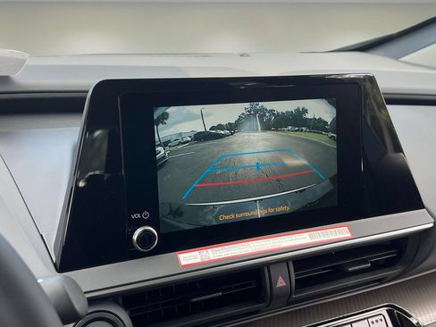 Certified 2025 Toyota Prius XLE FWD image 24