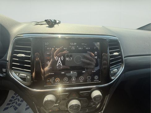 Used 2021 Jeep Grand Cherokee Laredo X AWD/4WD image 13