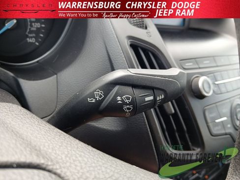 Used 2018 Ford Focus SE FWD image 19