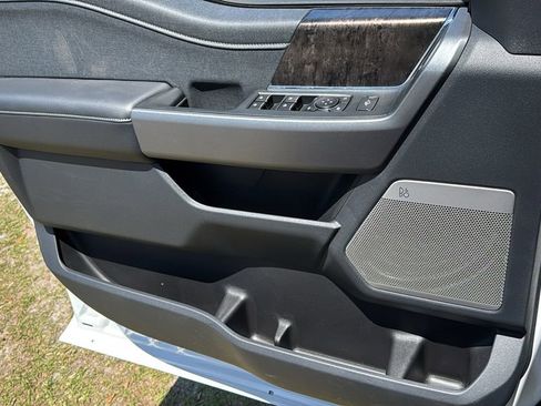 New 2025 Ford F350 Lariat w/ Lariat Ultimate Package image 23