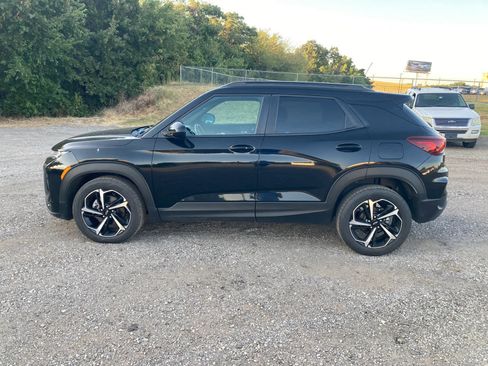 Used 2022 Chevrolet TrailBlazer RS FWD image 3