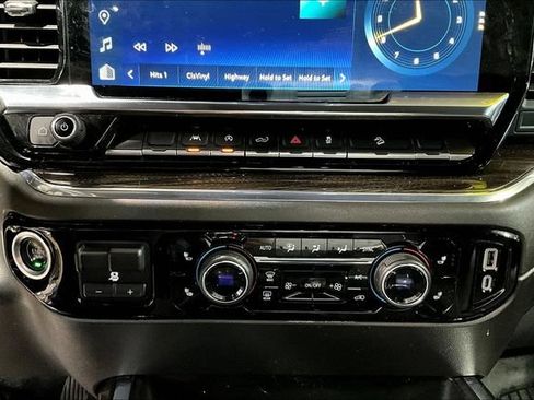 Certified 2024 Chevrolet Silverado 1500 LT Trail Boss w/ Convenience Package II AWD/4WD image 16