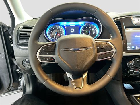 Used 2023 Chrysler 300 Touring w/ Sport Appearance Package image 11