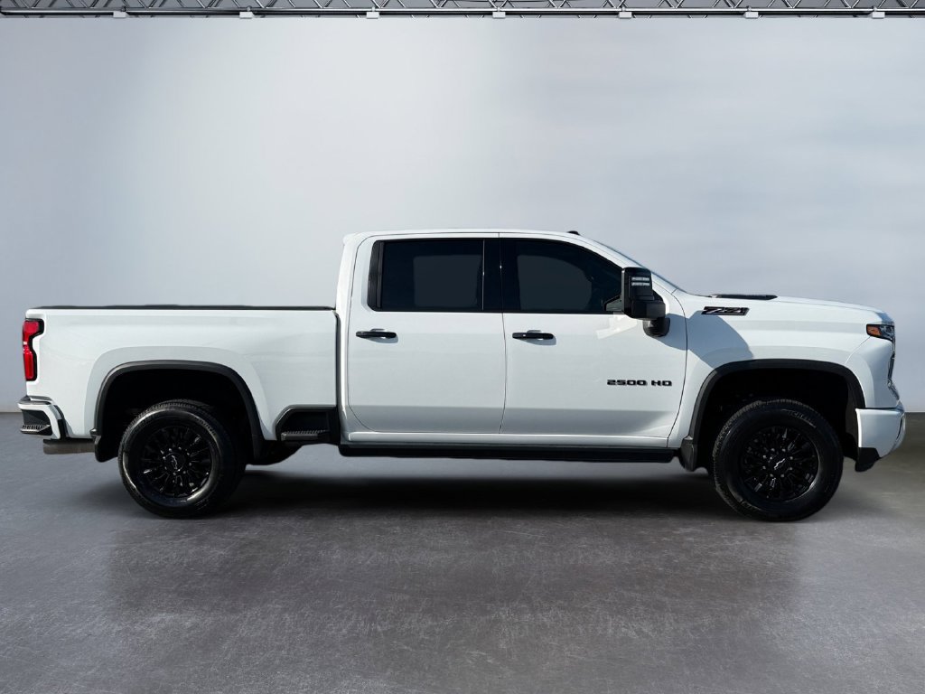 Used 2024 Chevrolet Silverado 2500 LTZ w/ LTZ Plus Package AWD/4WD image 2