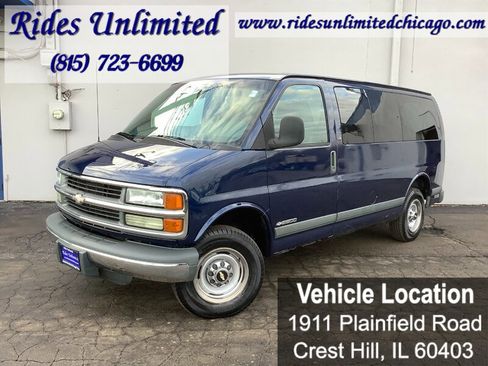Used 2002 Chevrolet Express 2500 Passenger w/ LS Preferred Equipment Group image 2
