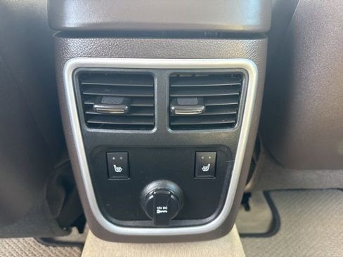 Used 2013 Chrysler 300 C Luxury Series w/ Harman Kardon Audio Group AWD/4WD image 12
