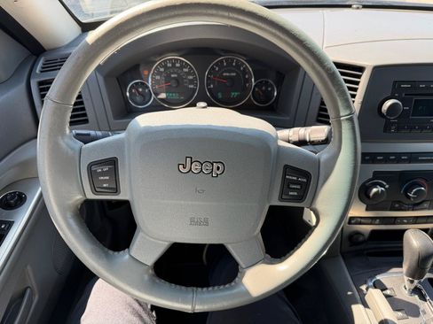 Used 2007 Jeep Grand Cherokee Laredo AWD/4WD image 23