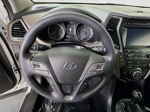 Used 2017 Hyundai Santa Fe SE w/ Cargo Package AWD/4WD image 18