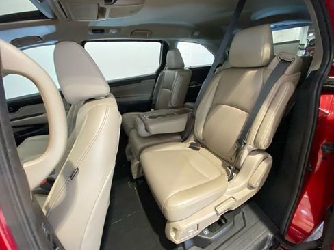 Used 2023 Honda Odyssey Touring image 15