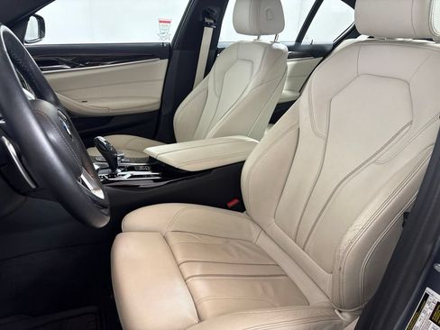 Certified 2022 BMW 530i w/ Premium Package RWD image 22