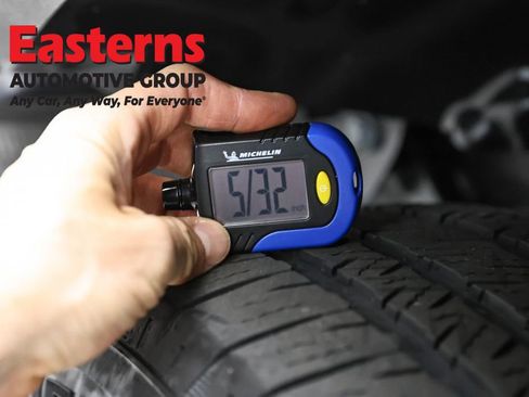 Used 2025 Jeep Wrangler Unlimited Sahara AWD/4WD image 26