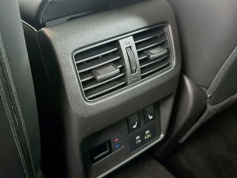 Certified 2023 Nissan Rogue Platinum w/ Platinum Premium Package image 36