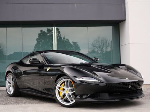 Used 2022 Ferrari Roma image 1