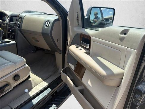 Used 2004 Ford F150 Lariat RWD image 22