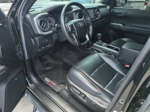 Used 2022 Toyota Tacoma TRD Pro AWD/4WD image 10