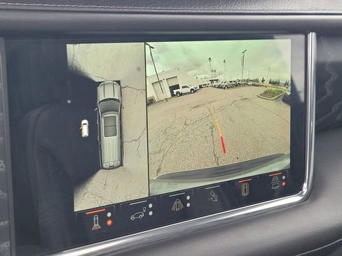 Used 2023 GMC Yukon XL Denali w/ Denali Reserve Package AWD/4WD image 21