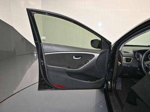 Used 2016 Hyundai Elantra GT FWD image 10