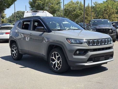 Used 2024 Jeep Compass Limited AWD/4WD image 15