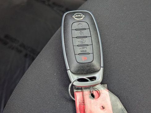 Used 2025 Nissan Sentra SR w/ Midnight Edition image 27