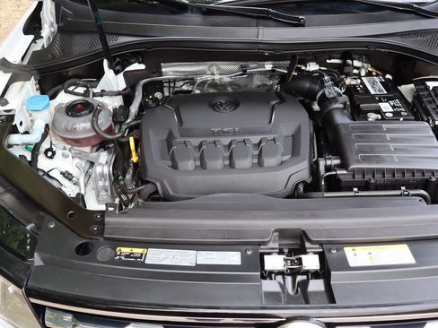 Used 2021 Volkswagen Tiguan SE AWD/4WD image 38