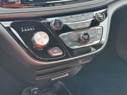 New 2027 Chrysler Pacifica Select FWD image 17